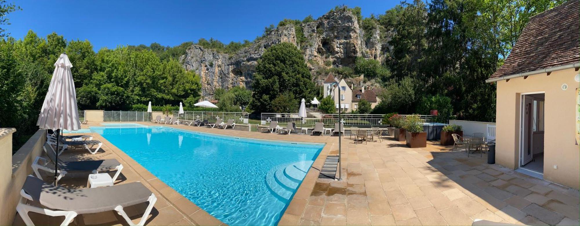 Logis Hotels - Hotel Restaurant Domaine Les Falaises مارتيل المظهر الخارجي الصورة