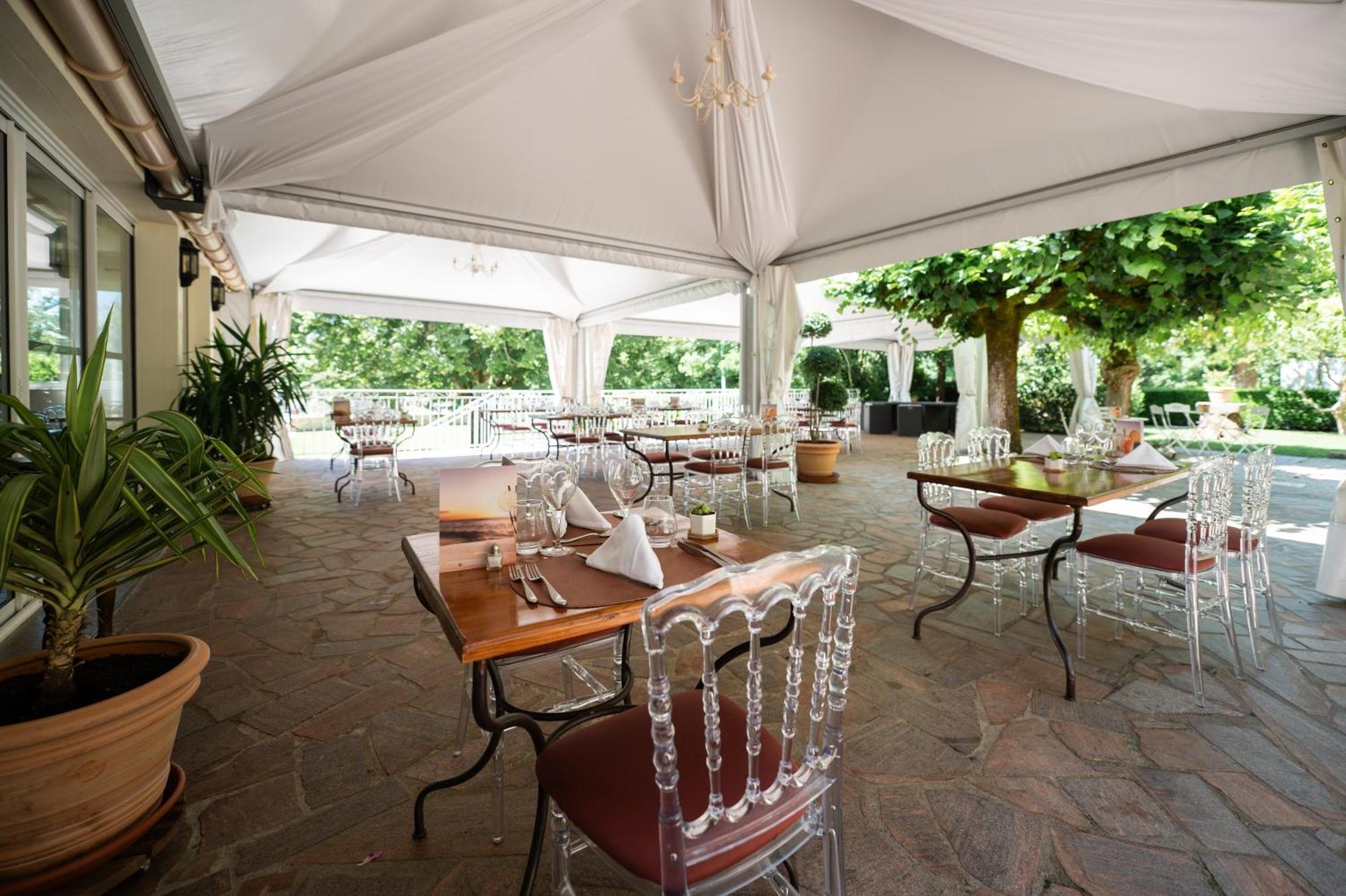 Logis Hotels - Hotel Restaurant Domaine Les Falaises مارتيل المظهر الخارجي الصورة