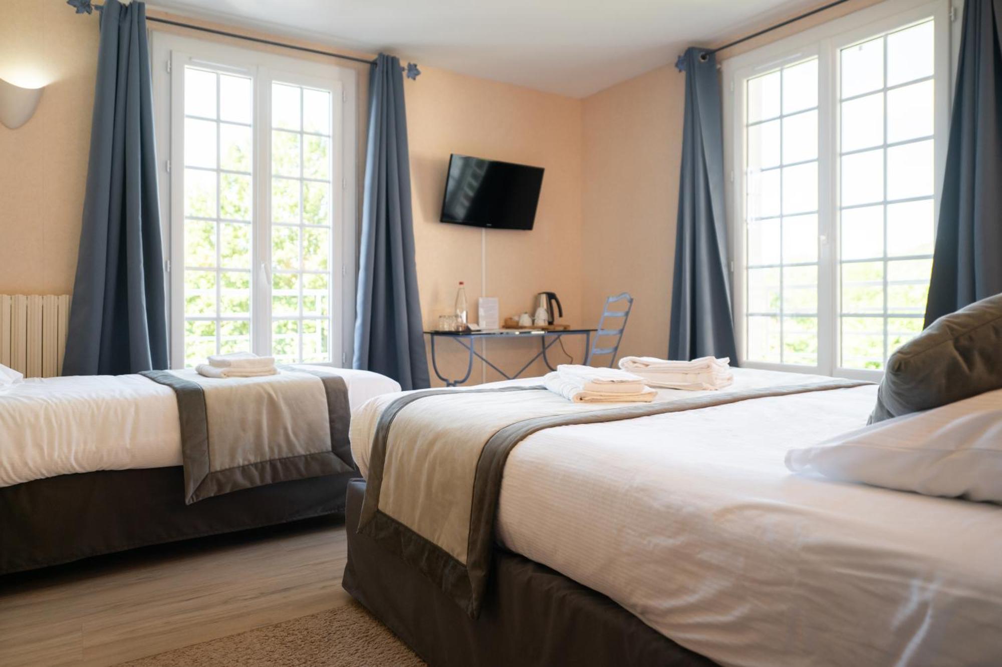 Logis Hotels - Hotel Restaurant Domaine Les Falaises مارتيل المظهر الخارجي الصورة