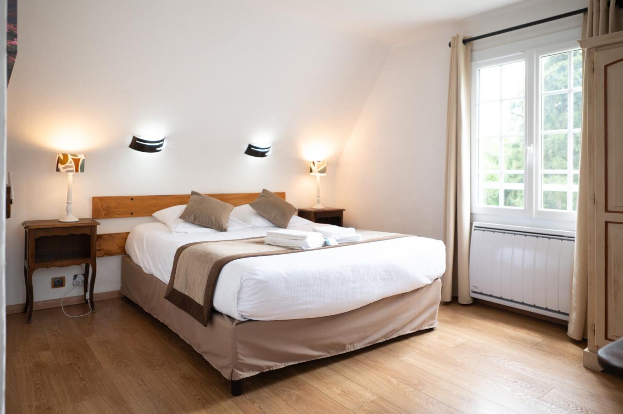 Logis Hotels - Hotel Restaurant Domaine Les Falaises مارتيل المظهر الخارجي الصورة