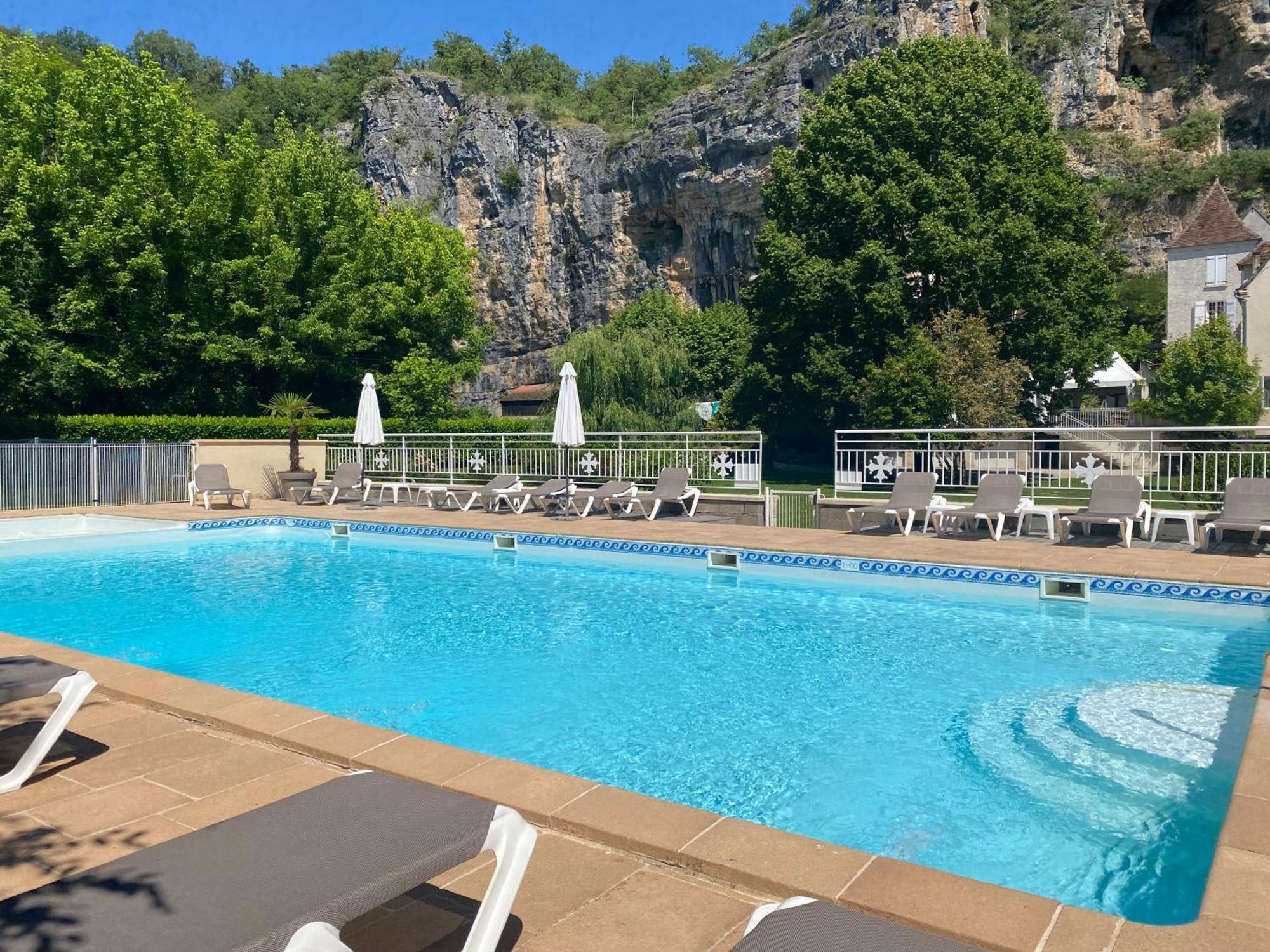 Logis Hotels - Hotel Restaurant Domaine Les Falaises مارتيل المظهر الخارجي الصورة